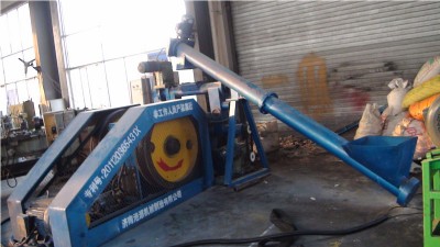 �����S��ֱ�N2016�¿����uľм�w���C