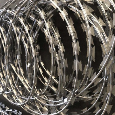 河北直線型刀片刺繩廠家供應大連高鋅防銹防盜網鞍山防盜刀片刺絲