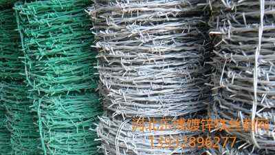 新疆熱鍍鋅鐵蒺藜阿克蘇圈山帶刺鐵絲網
