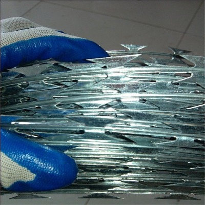 山東不銹鋼刺網(wǎng)淄博滾籠圍墻