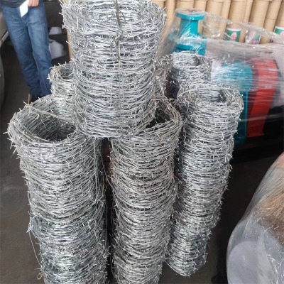 河北鐵蒺藜廠家廣東綠色有刺鐵絲網(wǎng)廣州綠色鐵蒺藜