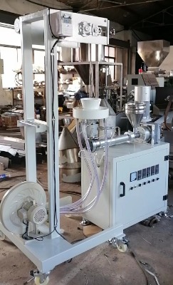 ����С�ʹ�Ĥ�C����