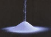 ѩ��ɫ��ʯ��